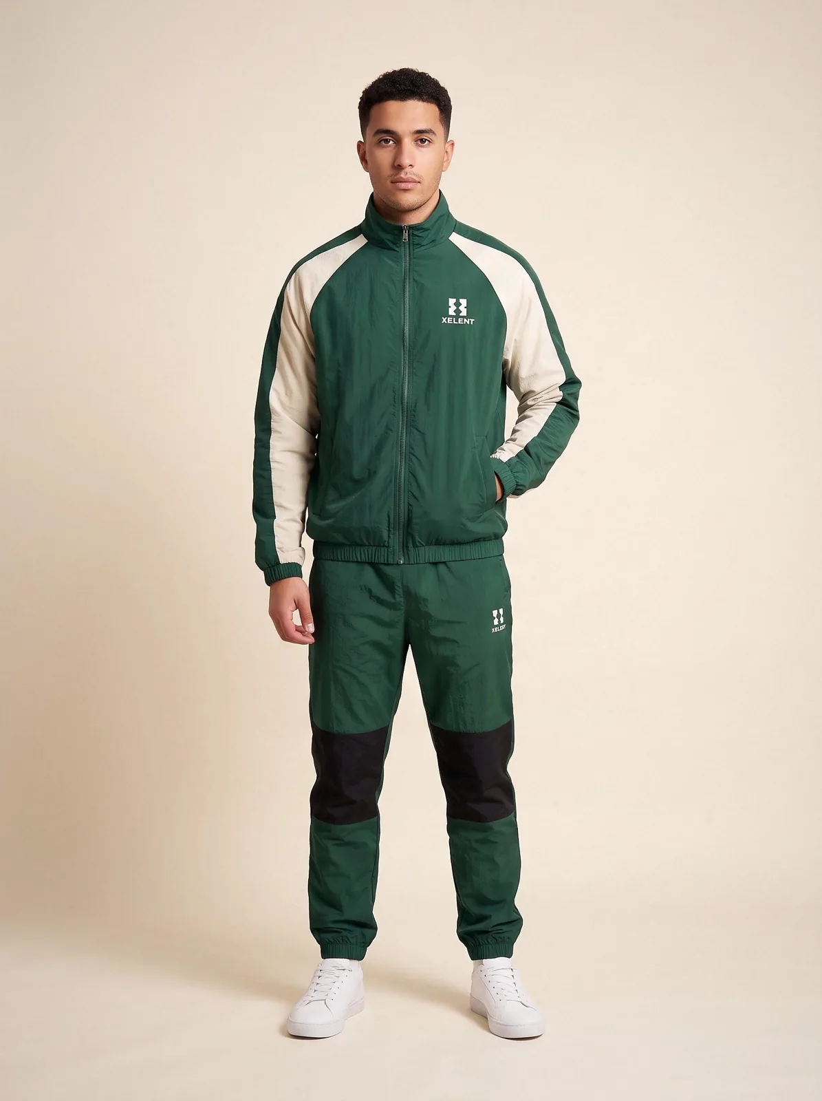Racing Green and Cream Windbreaker Set, Custom Logo OEM Nylon Jacket and Pants Tracksuit, Unisex Manufacturer — front view